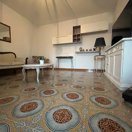 Roseto In Collina Cologna